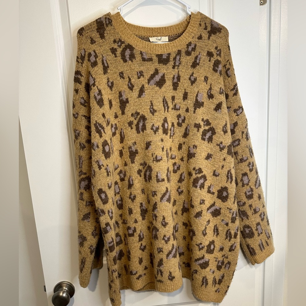 Medium cheetah sweater